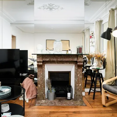 Bright 2br - Butte Montmartre | By Airnest Paris