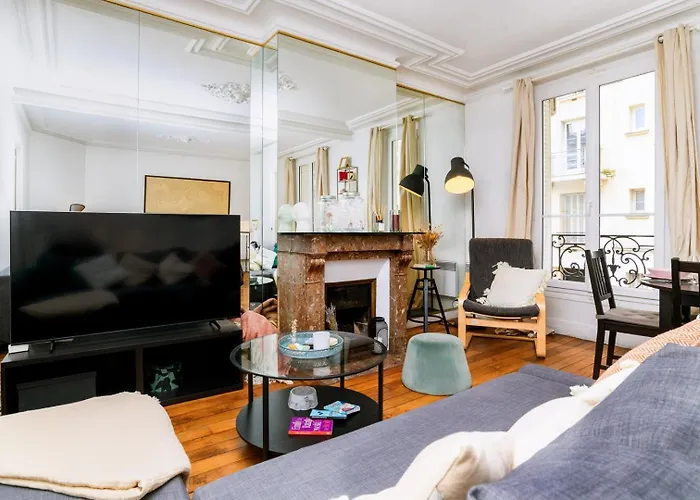 Bright 2br - Butte Montmartre | By Airnest Parigi