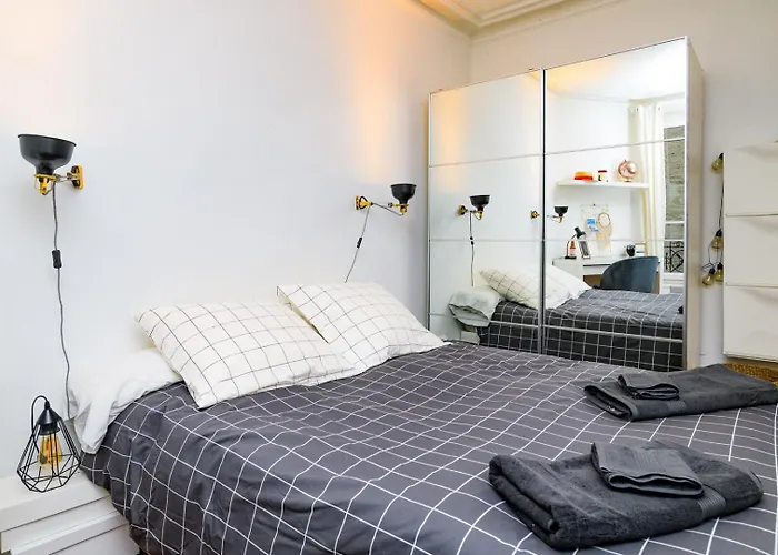 Bright 2br - Butte Montmartre | By Airnest Appartamento